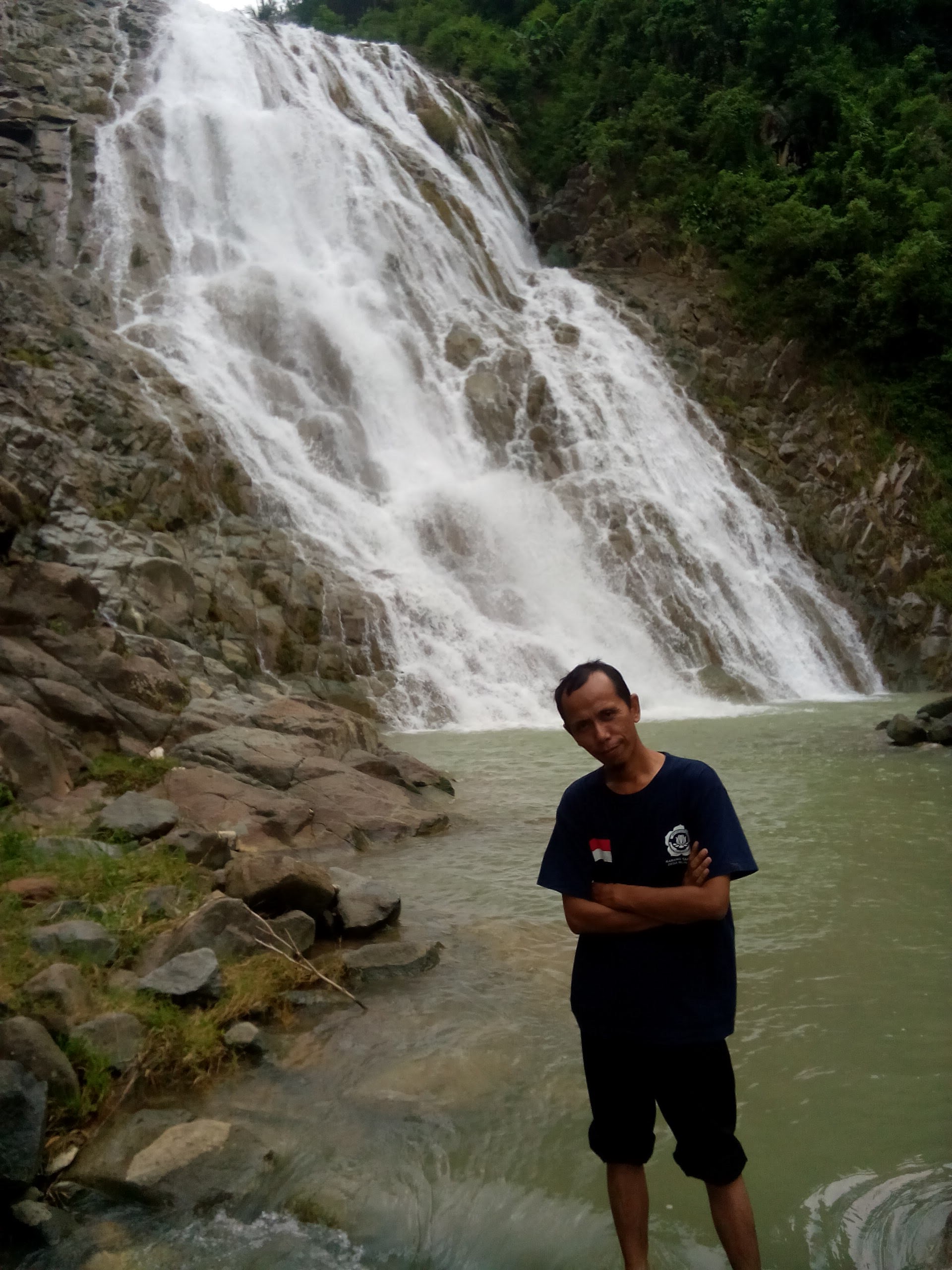 Deras : aliran curug gue wisata alam mlinjon yang memukau