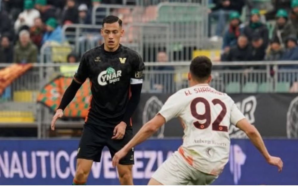 Jay Idzes saat membela klub serie A venezia