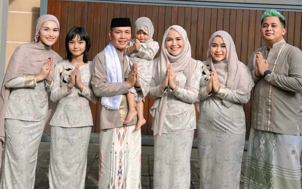 Lebaran bareng keluarga Ayu Ting Ting, penuh kebahagiaan, tawa, dan momen yang tak terlupakan