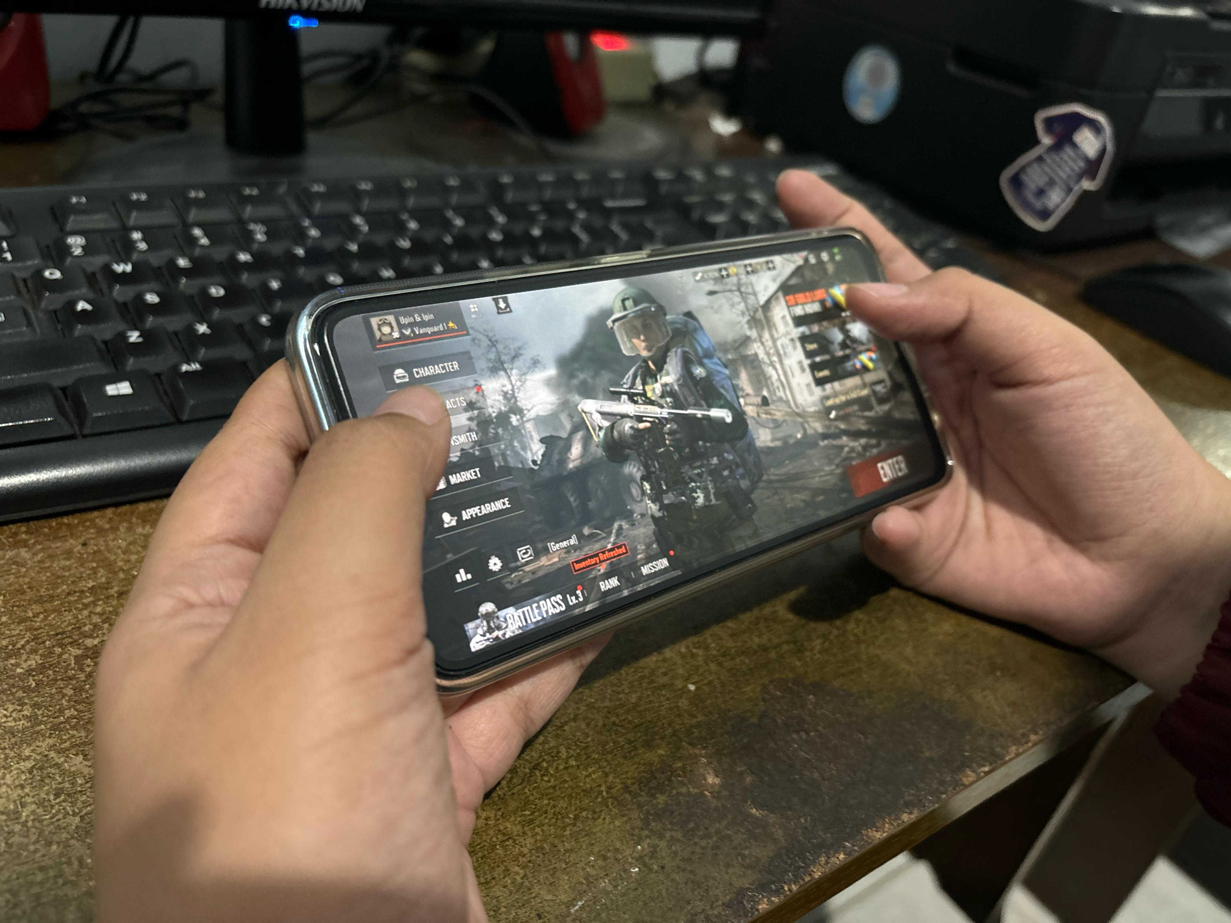 Arena Breakout bukan cuma game, tapi pengalaman taktis. Tiap peluru, langkah, dan loot punya nyawa.