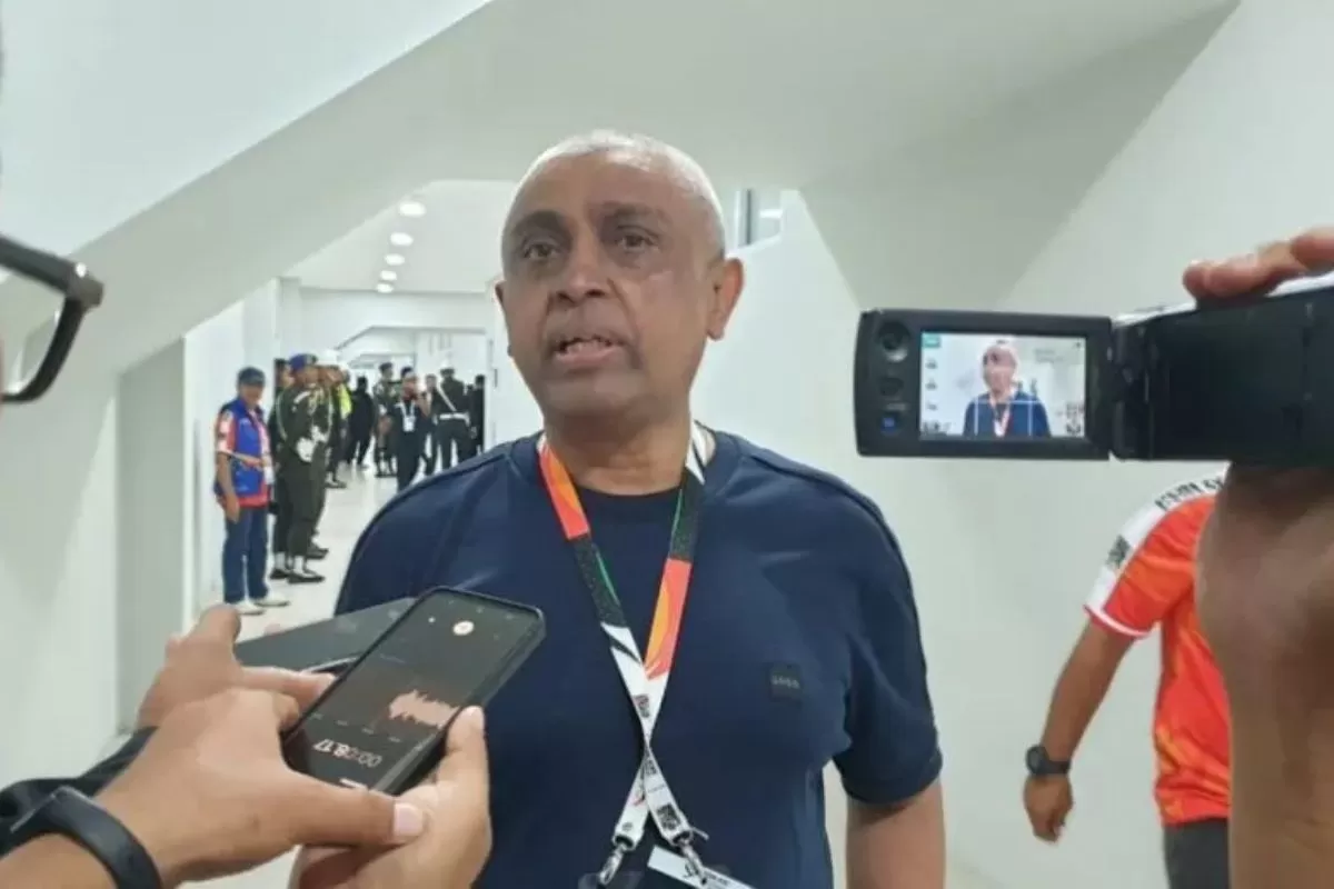 Ketua Asprov PSSI Jatim Ahmad Riyadh ketika di konformasi wartawan