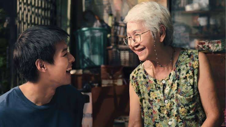 film how to make millions before grandma dies, film yang  mengajarkan tentang cinta nggak harus lewat kata-kata, dan waktu bersama orang tersayang itu nggak akan pernah bisa dibeli