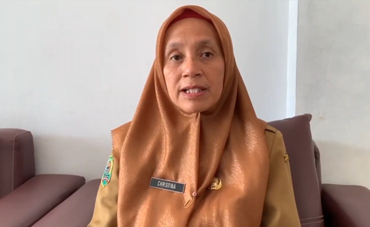 Kepala Dinsos Trenggalek, Christina Ambarwati saat menjelaskan program sekolah rakyat.