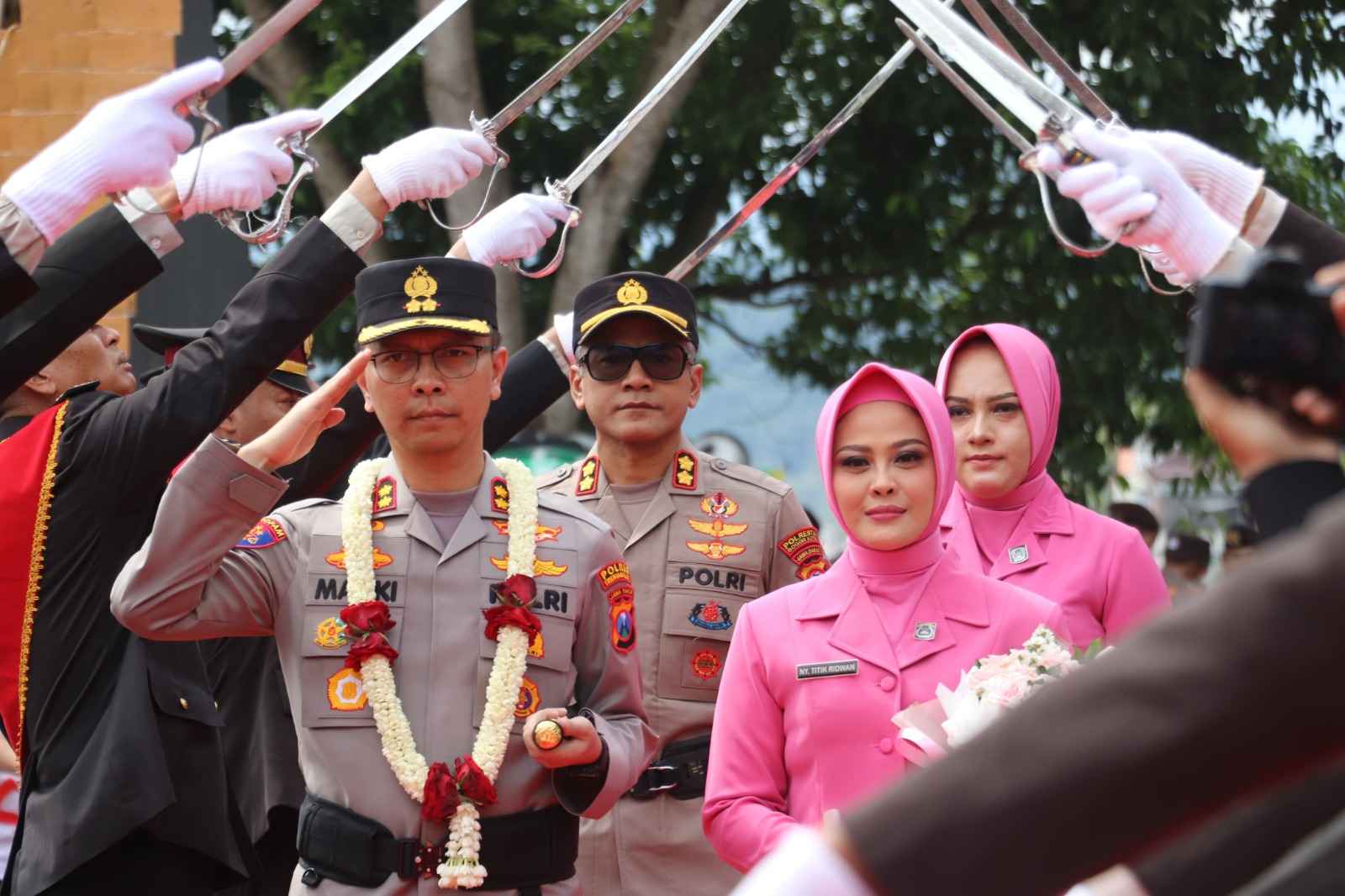 Rangkaian prosesi serah terima jabatan Kapolres Trenggalek