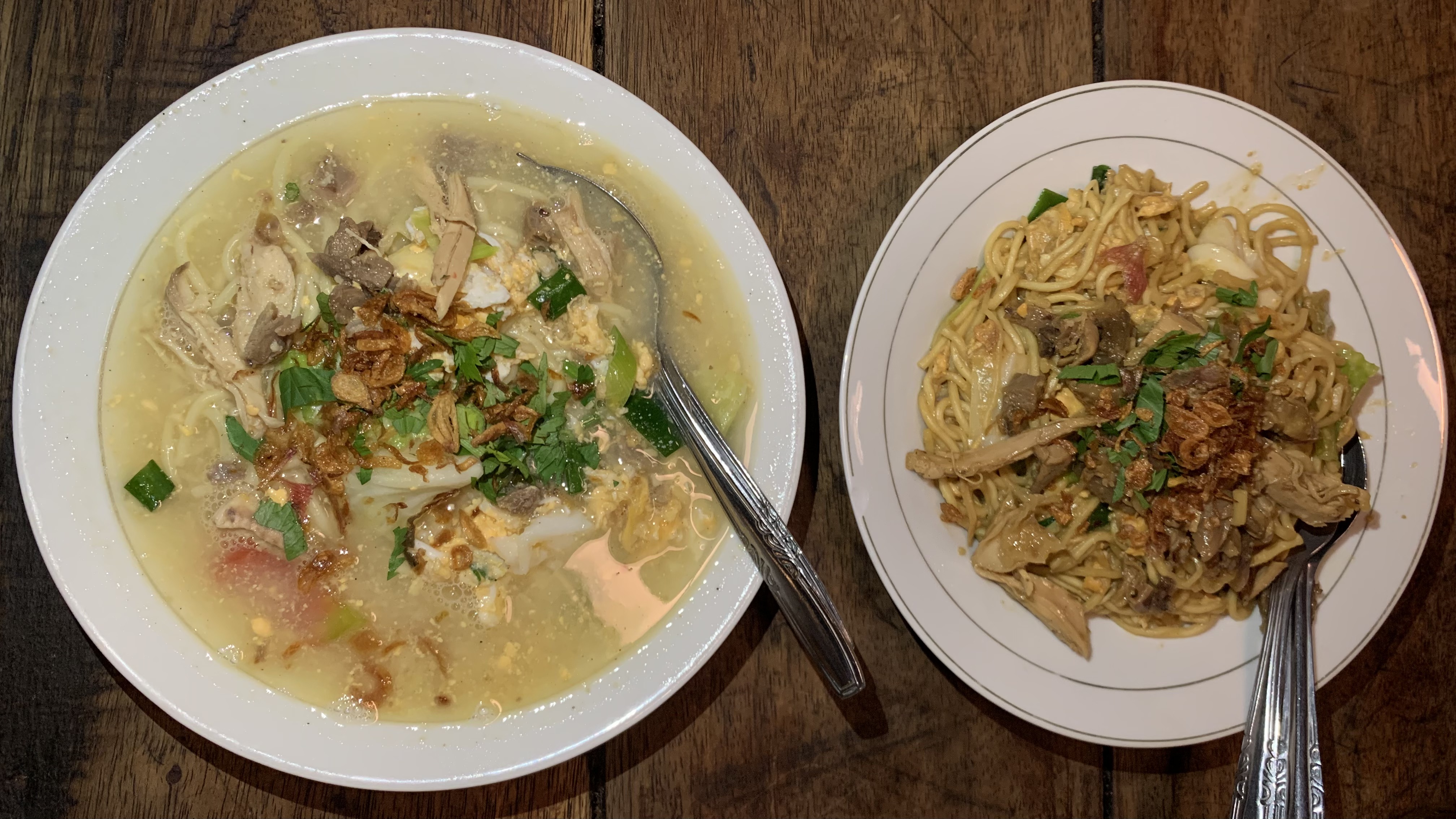 Bakmi Mbah Gito: cita rasa Jawa otentik dalam suasana warung tradisional yang penuh nostalgia.