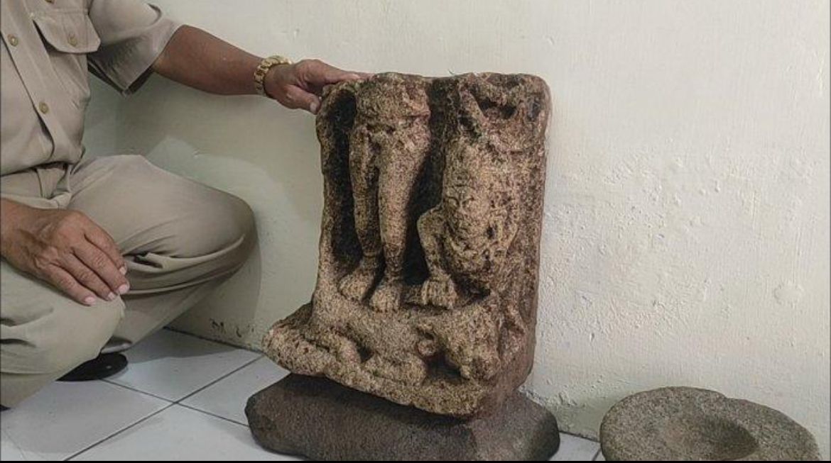 Arca Durga Mahesa Sura Mardhini dari Desa Kamulan yang diduga dibawa mantan Kapolres Trenggalek.