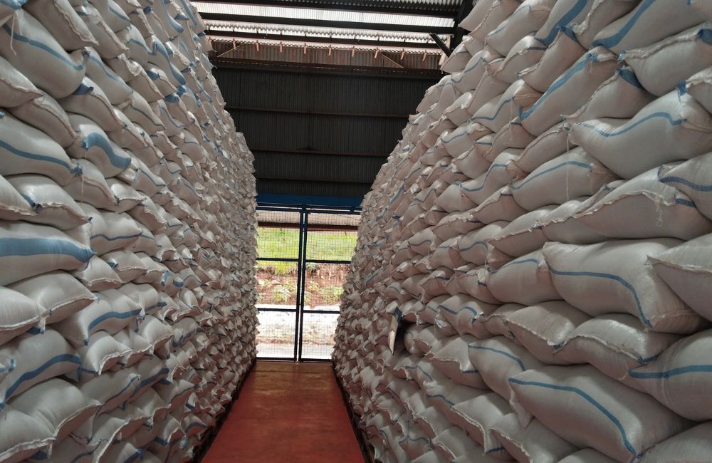 Keadaan gudang Bulog di Karangsoko Trenggalek yang memiliki ketersediaan beras mencapai dua ribu ton