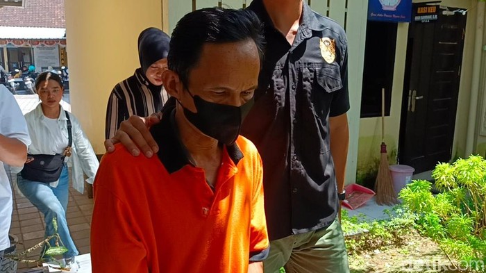 AF Ketua Yayasan di salah satu Ponpes, Lombok yang berperan sebagai walid