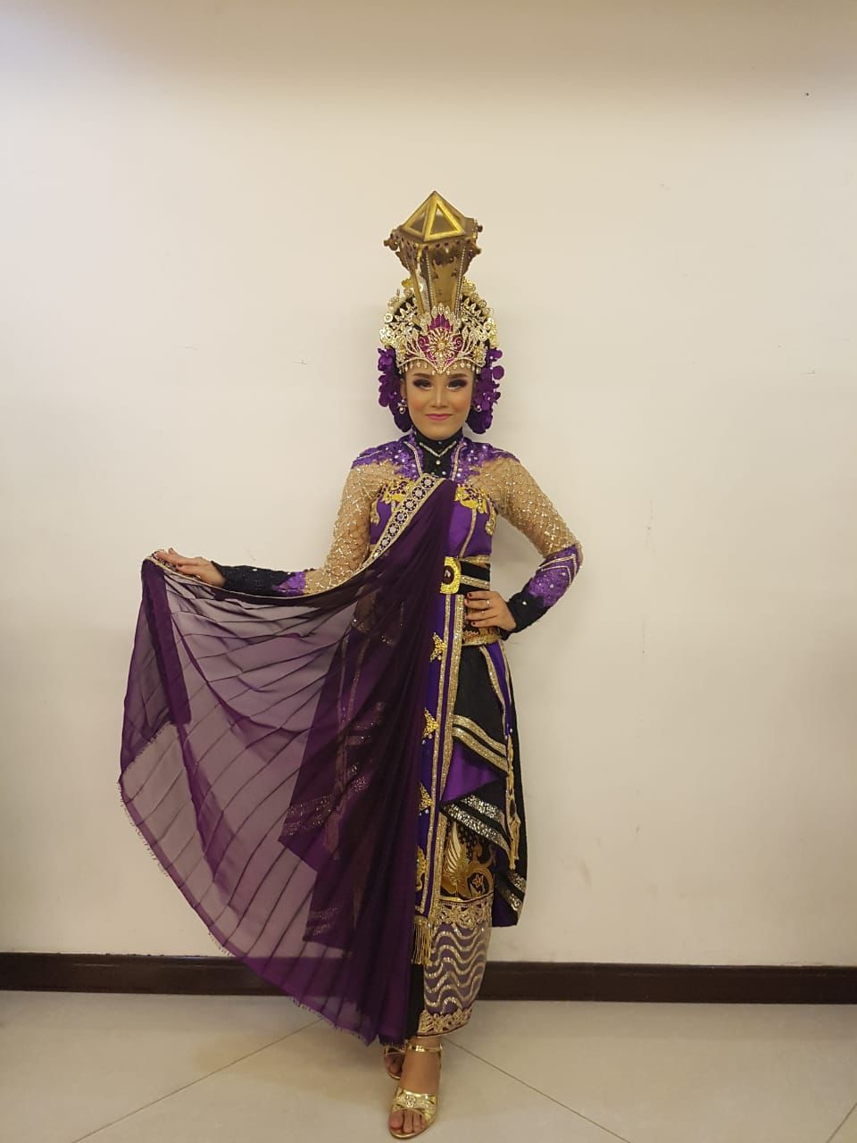 Putri Kusuma wardani penari asal Trenggalek  dan pemilik sanggar tari  lengkung Kusuma
