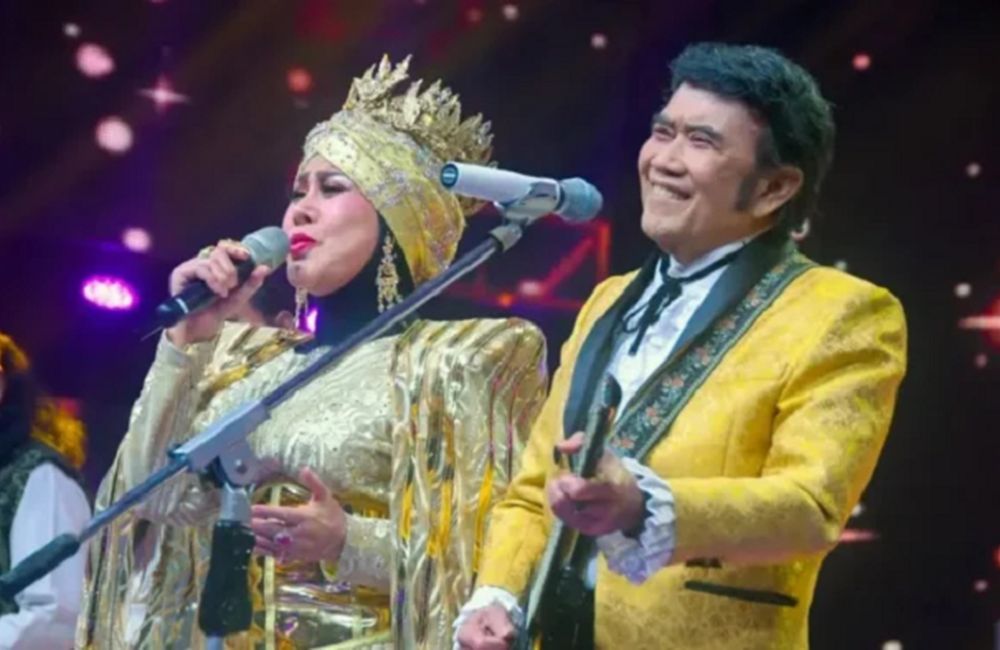 Roma Irama atau dijuluki raja dangdut, dianggap sebagai tokoh paling berpengaruh dalam perkembangan musik dangdut di Indonesia.