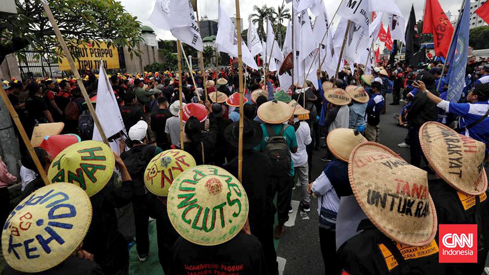 1 Mei adalah simbol perjuangan buruh demi kerja layak dan kehidupan yang manusiawi.