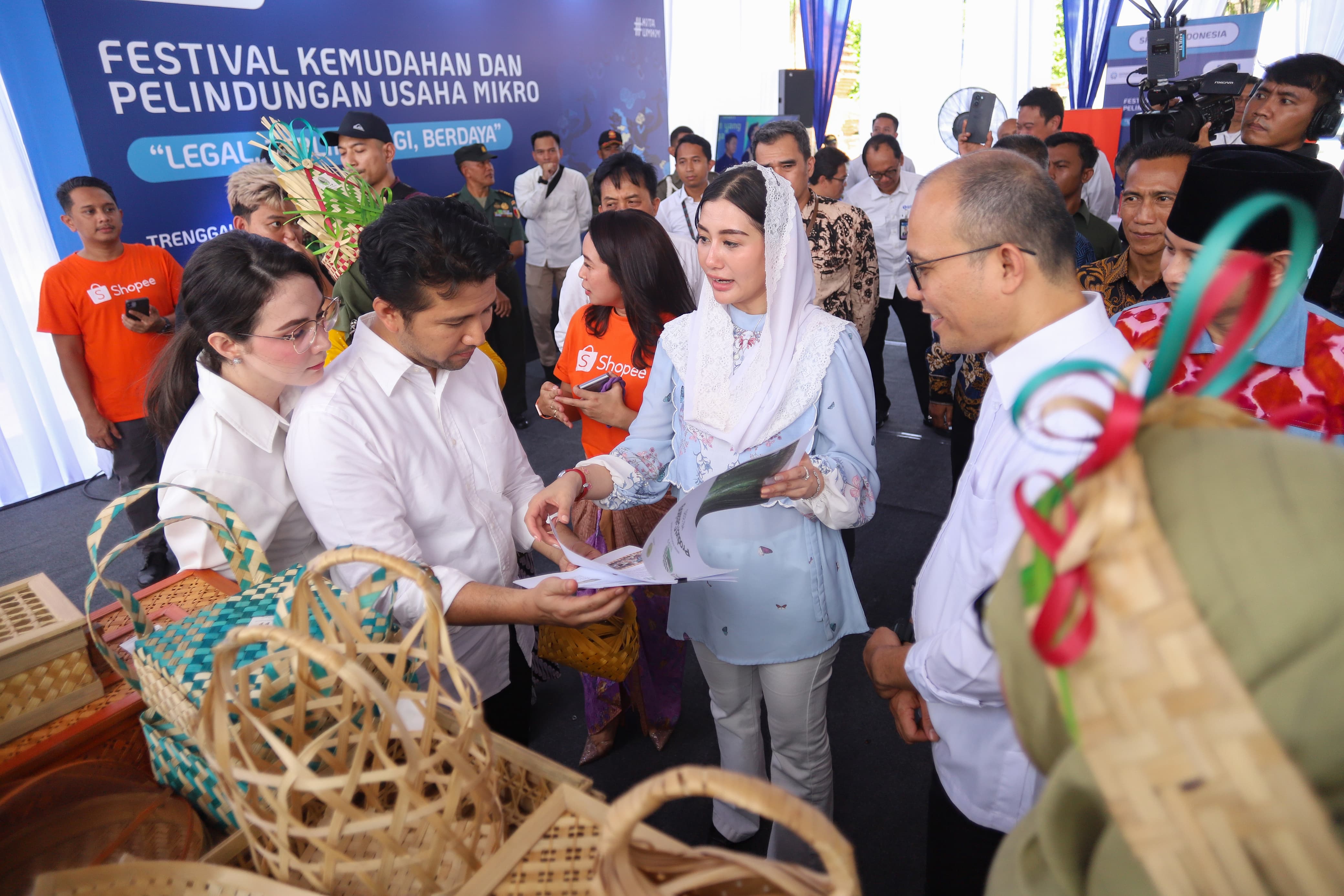 Acara perlindungan UMKM di Trenggalek yang membuat camat harus berperan aktif.
