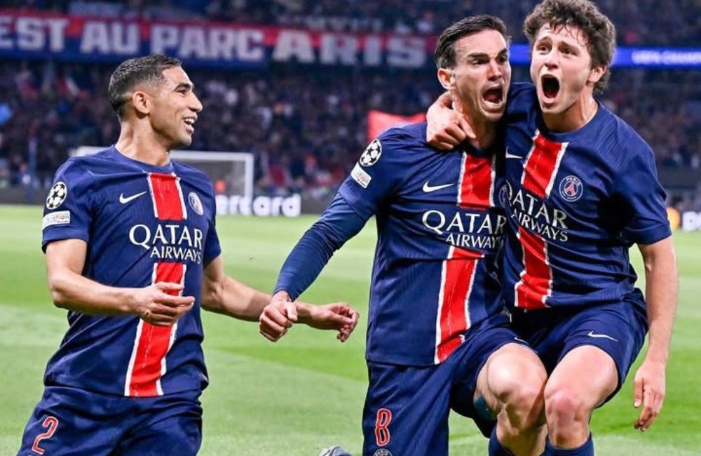 Pemain PSG merayakan kemenangan dan berhasil melaju ke Final Liga Champions