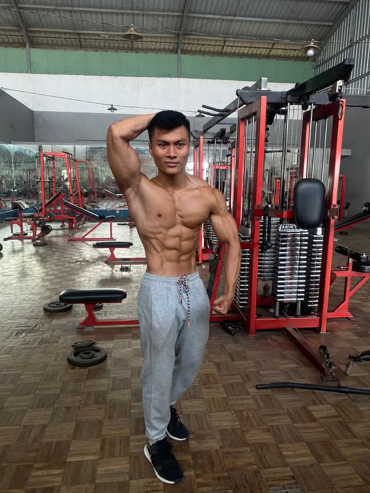 Wahyu putra panitis Binaraga profesional asal Trenggalek yang memiliki prestasi membanggakn