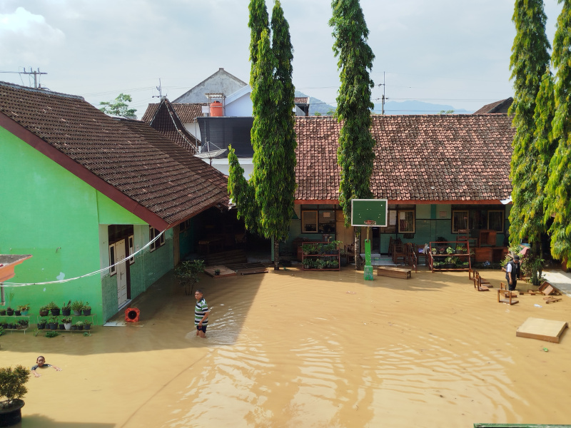 Trenggalek dilanda banjir ketika cuaca ekstrem
