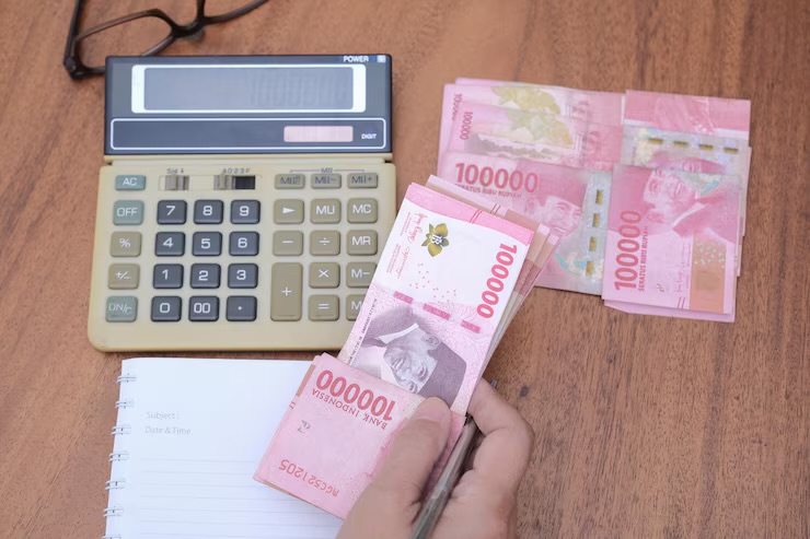 Ilustrasi pengajuan dana KUR pada sebuah bank.
