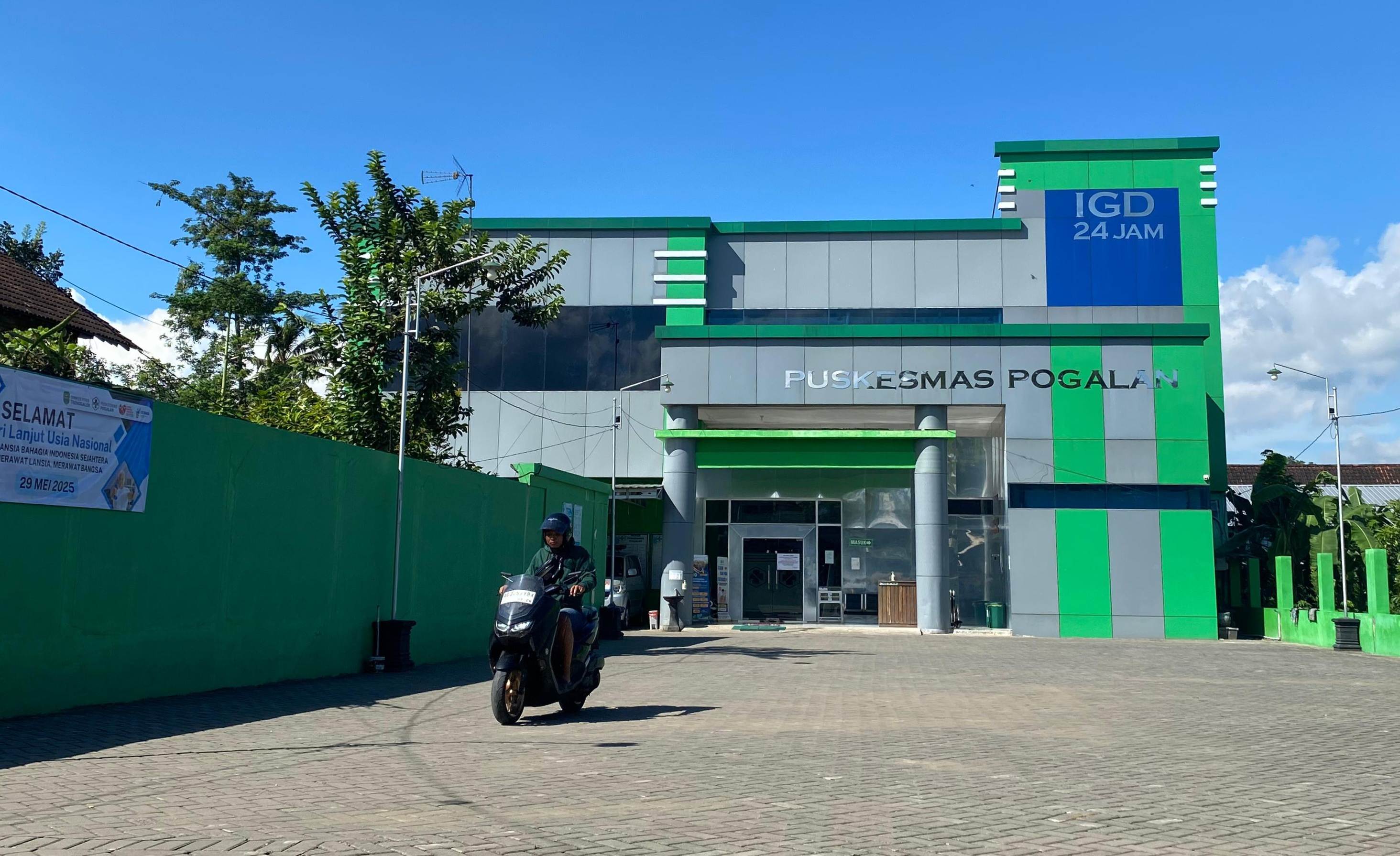 Puskesmas Pogalan menjadi salah satu puskesmas di Trenggalek yang menerapkan lima hari kerja. (DR PERDANA/RADAR TRENGGALEK)