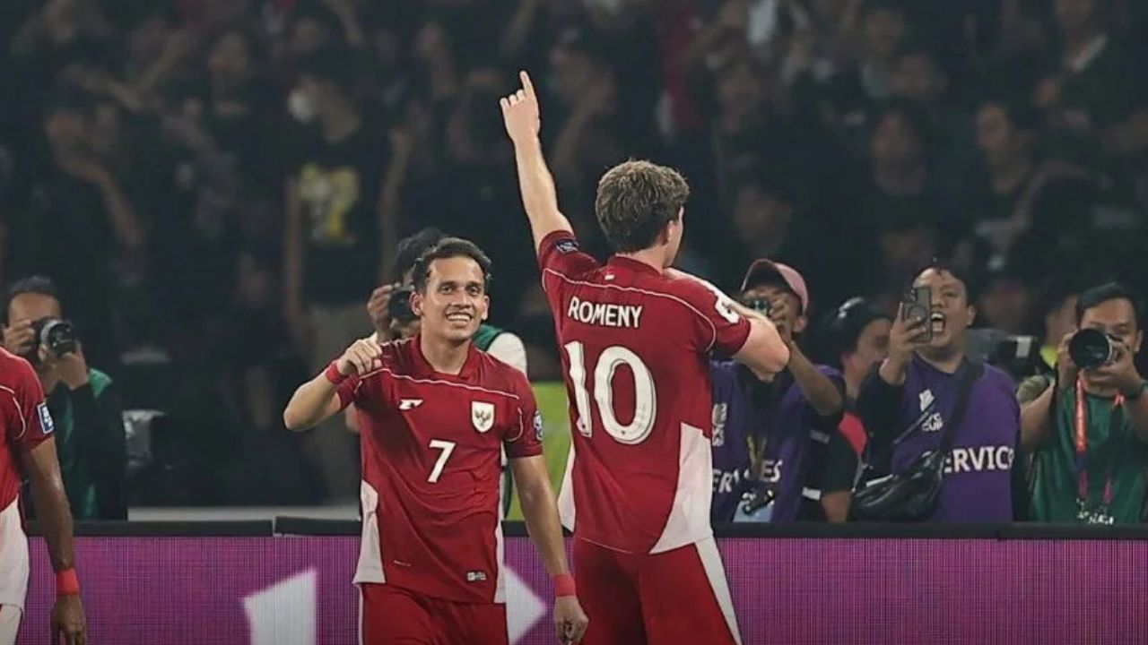 Tiki-taka Ole Romeny dan Egy jadi sorotan saat Timnas Indonesia taklukkan China 1-0.