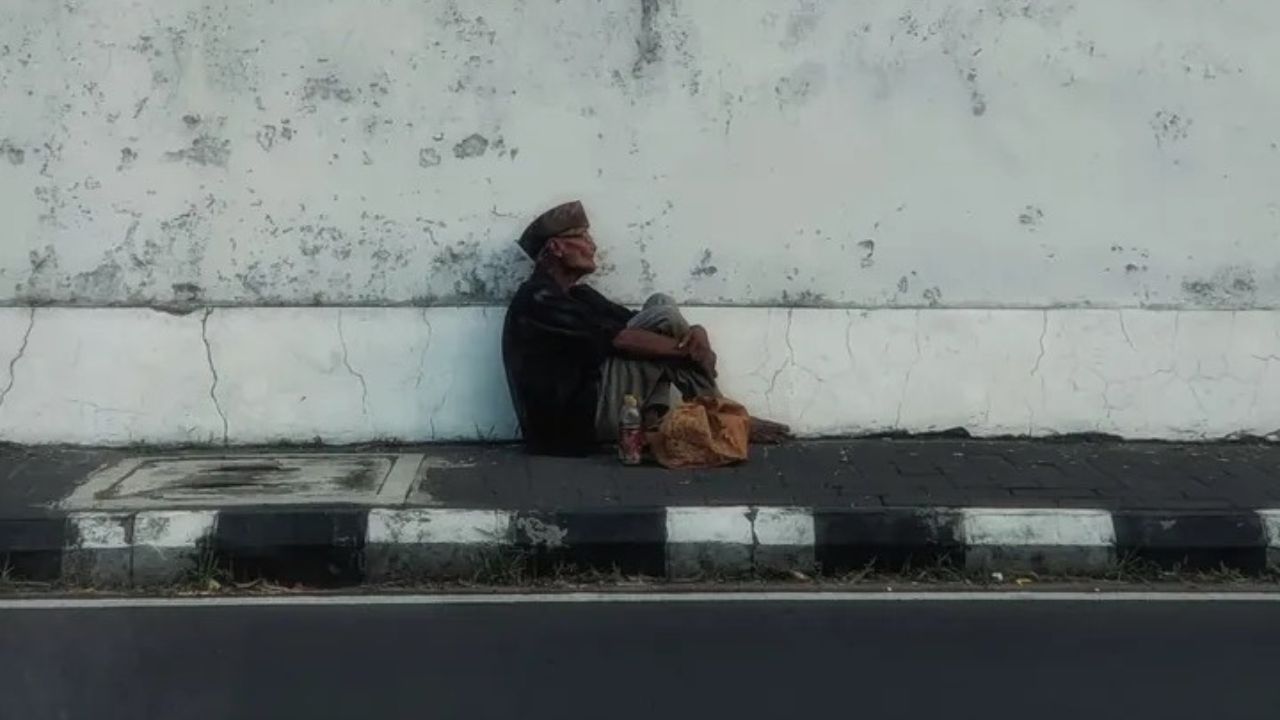 Ilustrasi kemiskinan ekstrem di Indonesia usai perubahan batas oleh bank dunia.