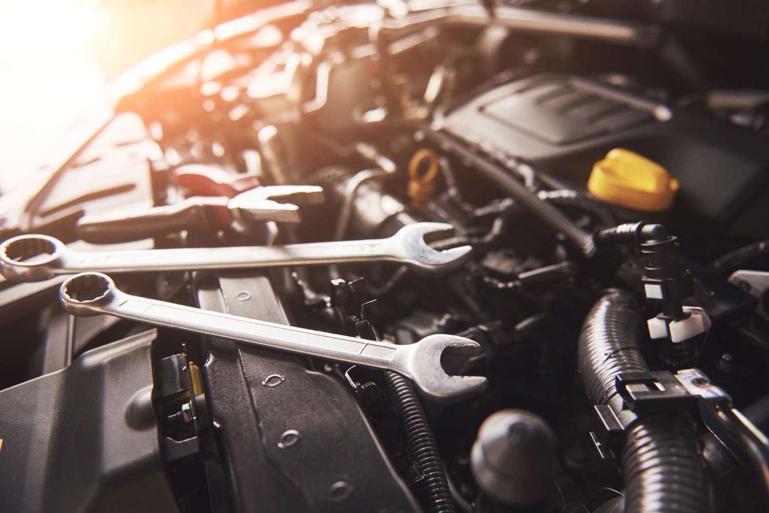 Bengkel motor masih menjadi salah satu bidang usaha yang menjanjikan. (FREEPIK)