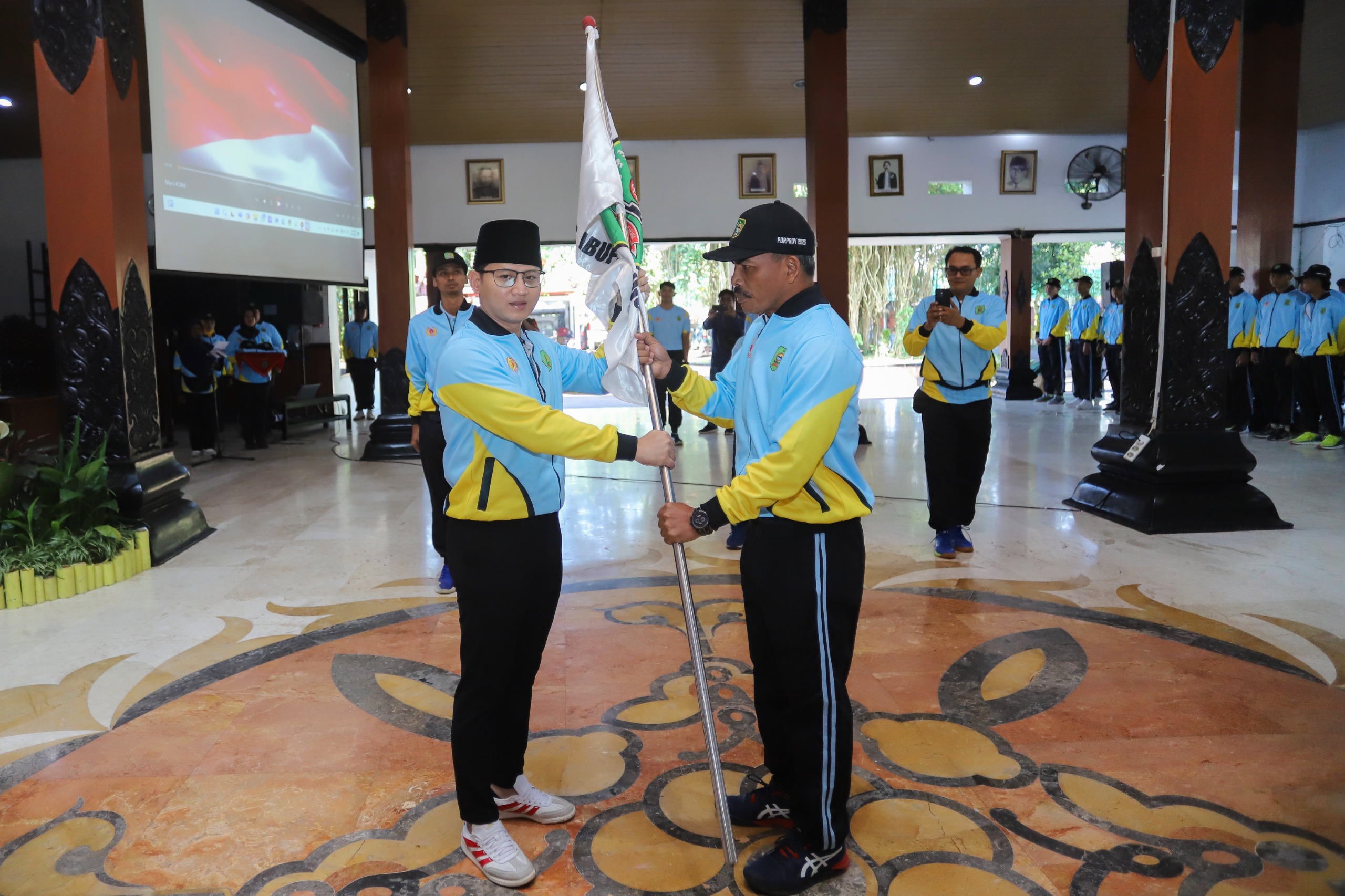 Mas Ipin berangkatkan kontingen Trenggalek untuk ikuti Porprov IX Jatim 2025.