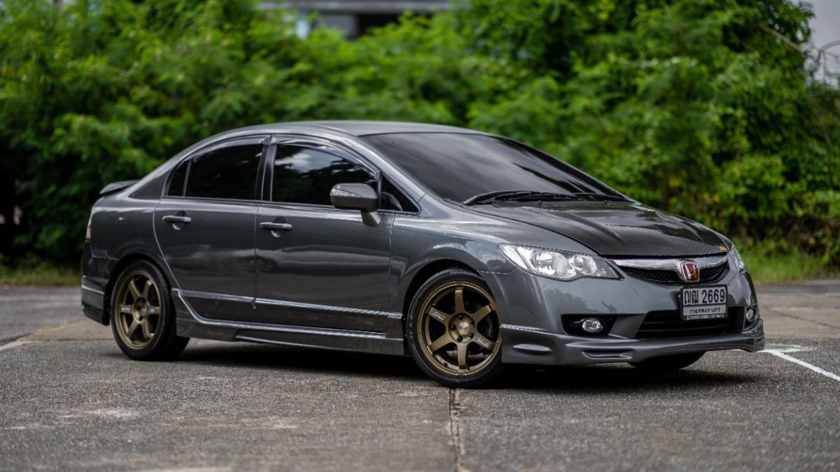 Honda civic FD mobil dengan kesan mewah elegan dan nyaman idaman kaum muda