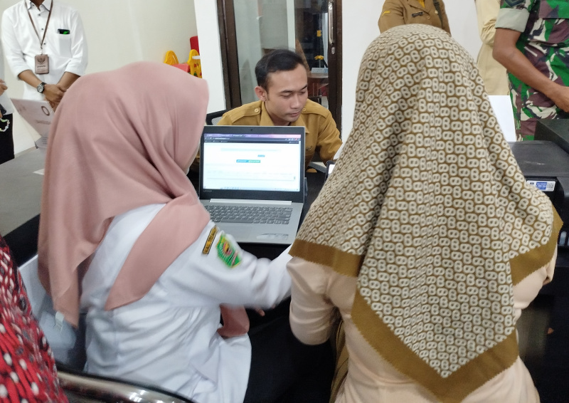 Proses pelayanan yang ada di Pemkab Trenggalek yang beberapa kali dikeluhkan kendati laporan tidak sebanyak daerah lain