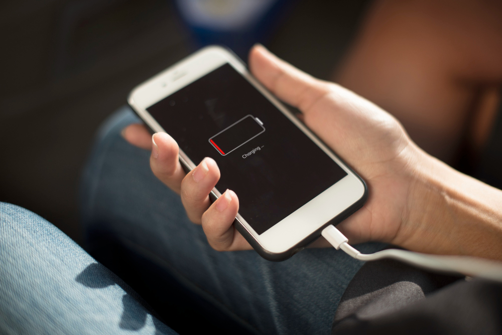 Charger KW murahnya sekarang, bisa bikin HP rusak atau meledak nanti. Jangan ambil risiko demi hemat sejenak.
