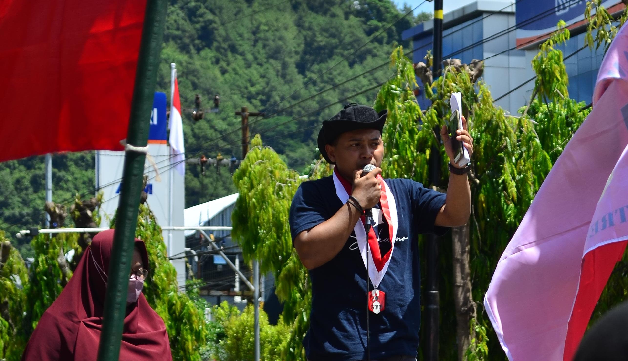 GMNI Trenggalek meminta Kemendagri segera kembalikan 13 pulau yang diklaim Tulungagung.