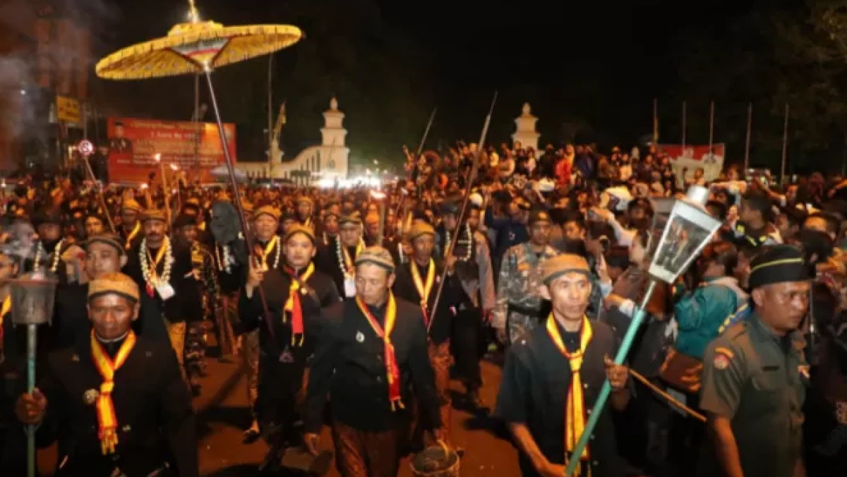 Tradisi sakral Satu Suro.