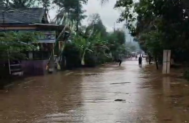 Kondisi banjir sedalam 4 cm di area Kecamatan Panggul