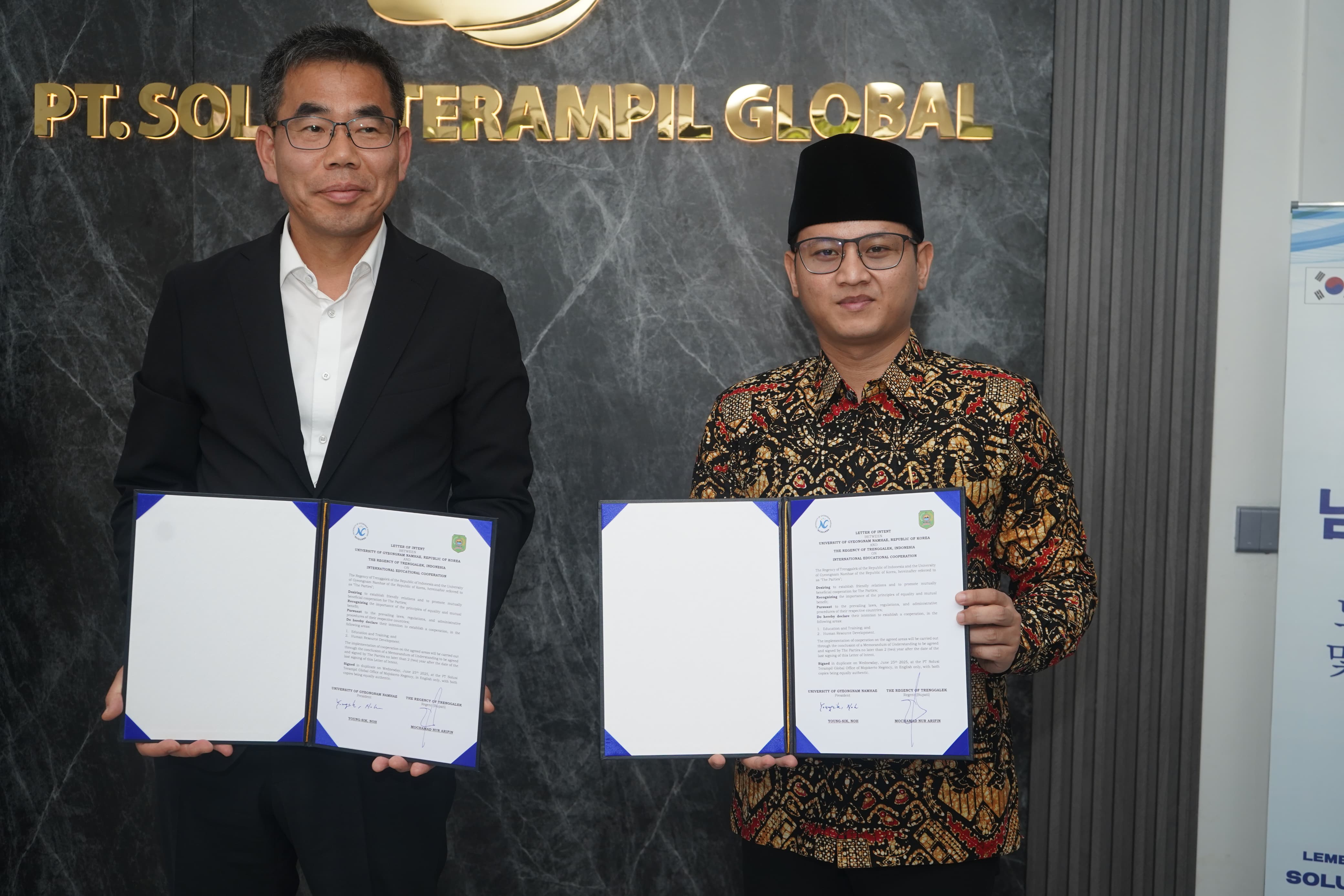 &lrm;Bupati Trenggalek teken kerja sama pendidikan internasional dengan Universitas Gyeongnam Namhae Korea Selatan