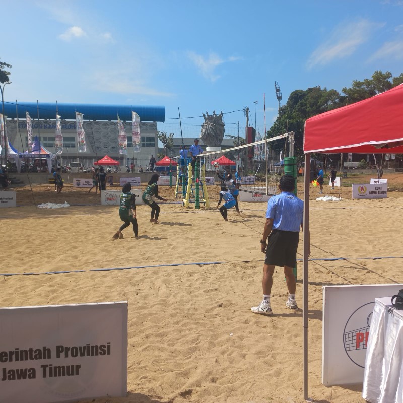Voli Pantai Porprov Jatim yang menjadi perhatian