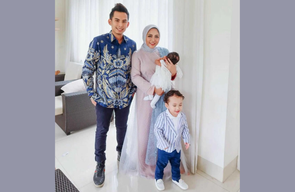 Perceraian yang terjadi antara Niko Al Hakim atau Okin dengan Rachel Vennya pada tahun 2021 ternyata tidak menghilangkan kedekatan mereka.