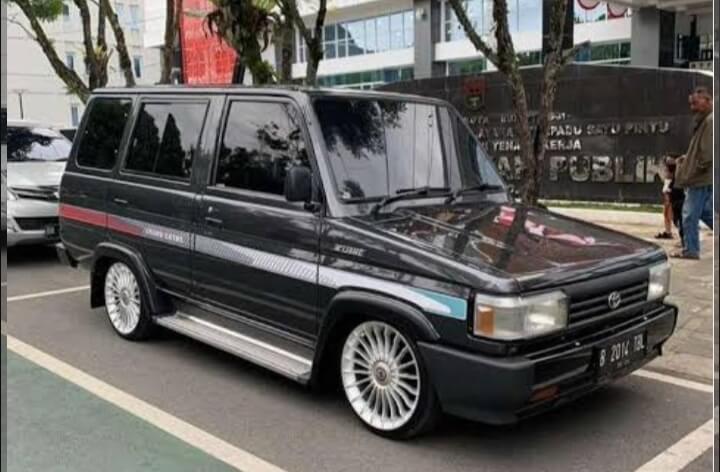 Toyota kijang menolak tua masih jadi idaman keluarga