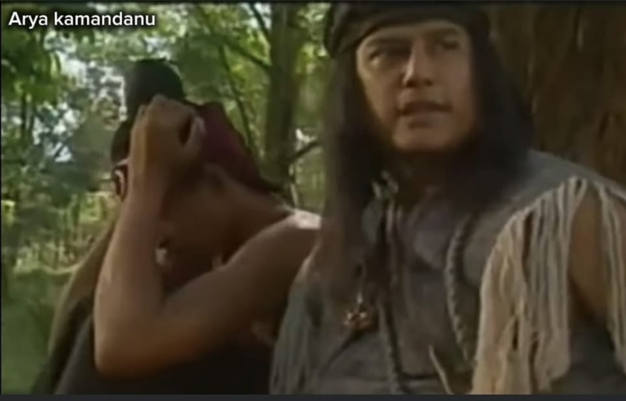 Tokoh Arya Kamandanu dalam sinetron kolosal Tutur Tinular yang diperankan Anto Wijaya.