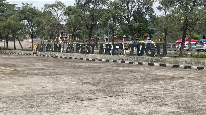 Kondisi Anjungan Cerdas Bendungan Tugu di Trenggalek masih sepi pengunjung meski telah dibuka.