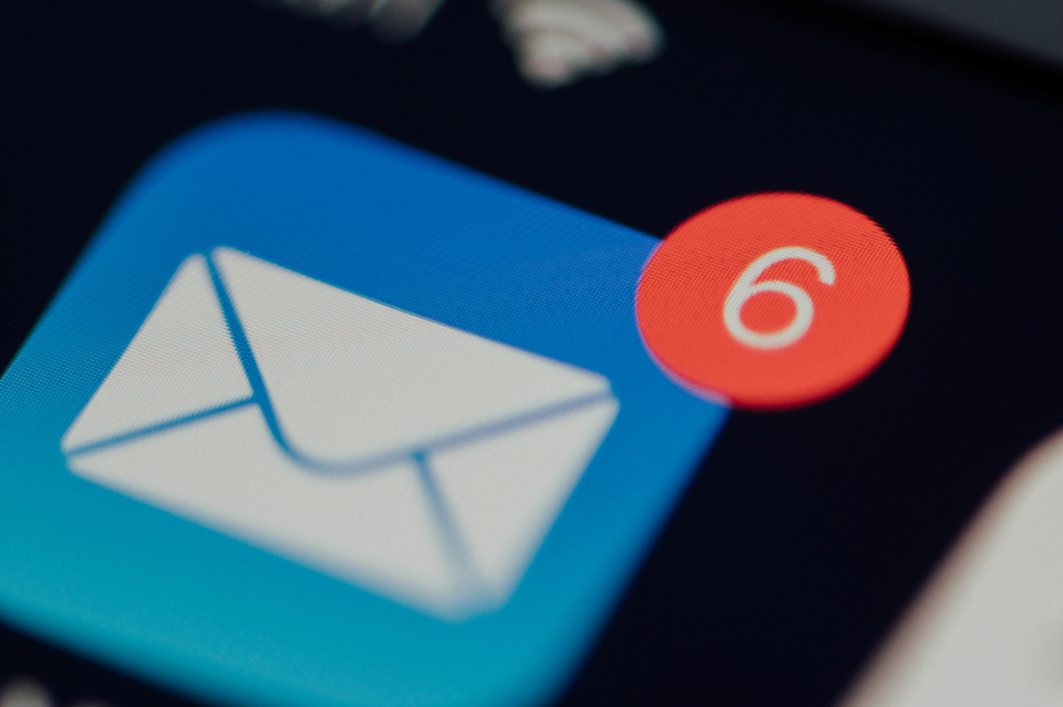 Email otomatis tak selalu efektif.