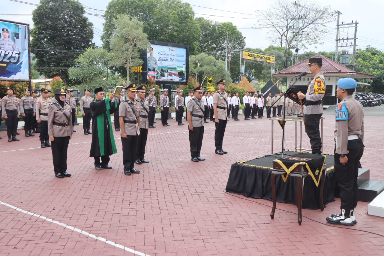 Prosesi sertijab di Polres Trenggalek