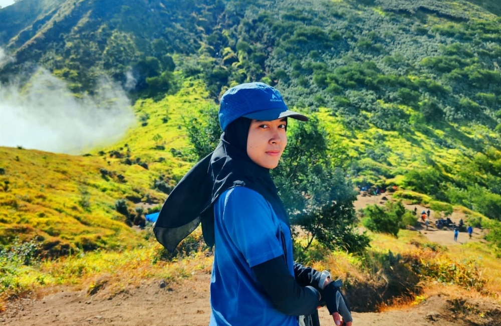 Rica Naudita Pilih Hobi Mendaki Gunung