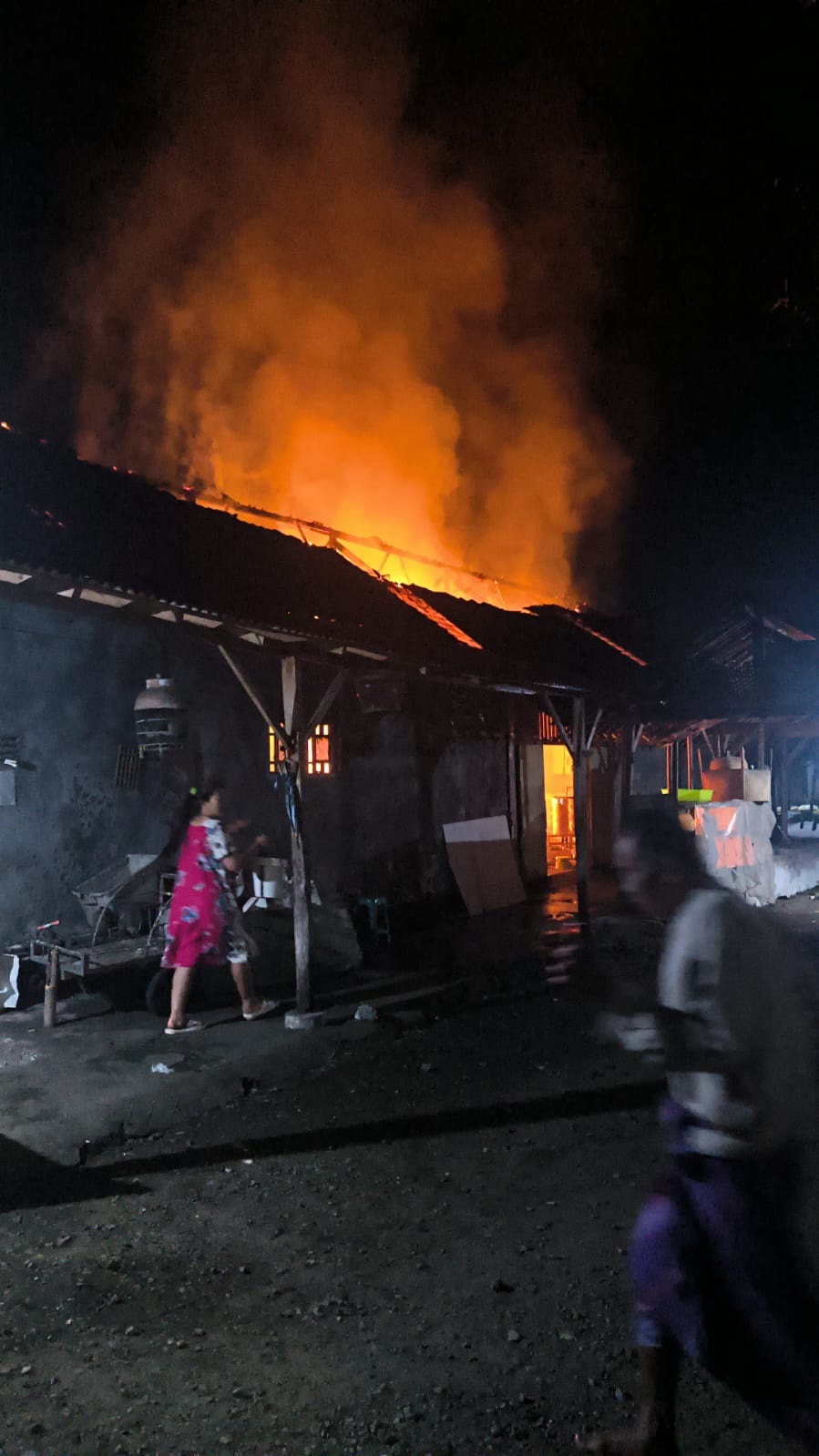 Kebakaran di lokasi produksi tahu Kecamatan Tugu.