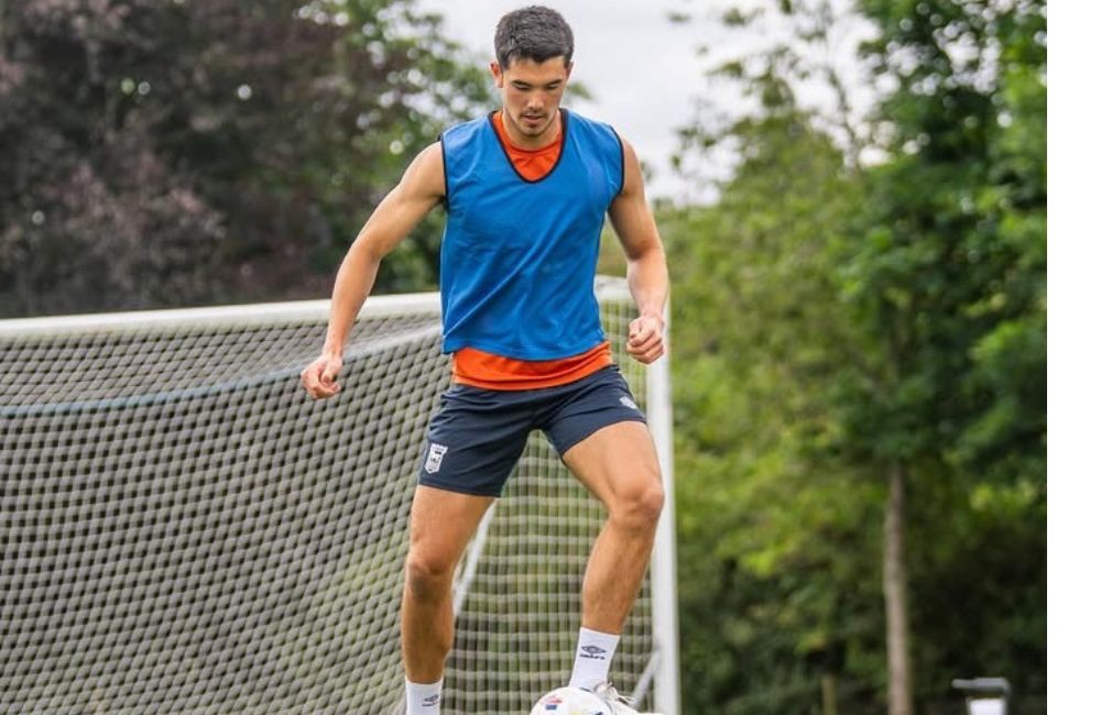 Elkan baggot saat berlatih dengan skuad utama Ipswich Town