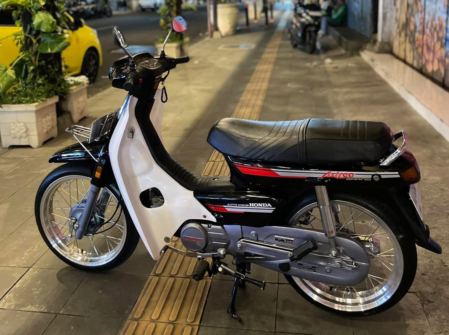 Honda Grand "Bulus" masih digemari pecintan motor klasik. (FACEBOOK IQBAL AL ALBAB)