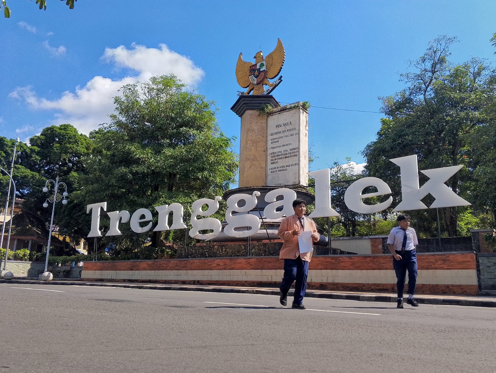KB di Trenggalek mencakup pembinaan hingga pemberdayaan keluarga secara menyeluruh.