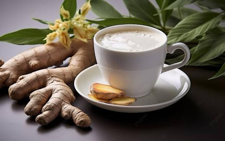 Wedang jahe jadi minuman favorit warga Trenggalek saat hujan seharian mengguyur sejak pagi.