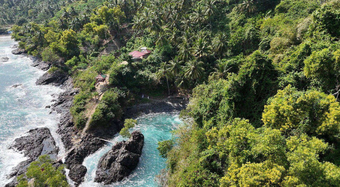Lembah Watu Pawon terlihat lebih memukau dari udara, pesona alam yang luar biasa.
