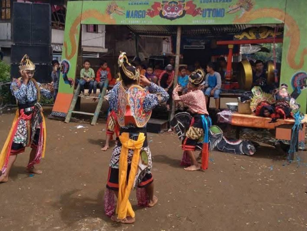 Pertunjukan Jaranan Pegon di sebuah desa di Provinsi Bengkulu.  (FACEBOOK MARGO JATI MULYO)