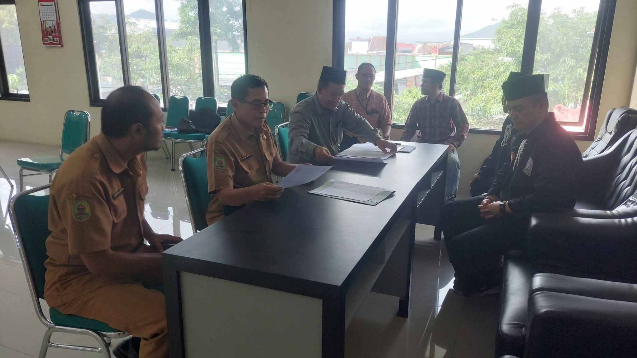 PSHT Trenggalek Serahkan Legalitas Baru ke Bakesbangpol