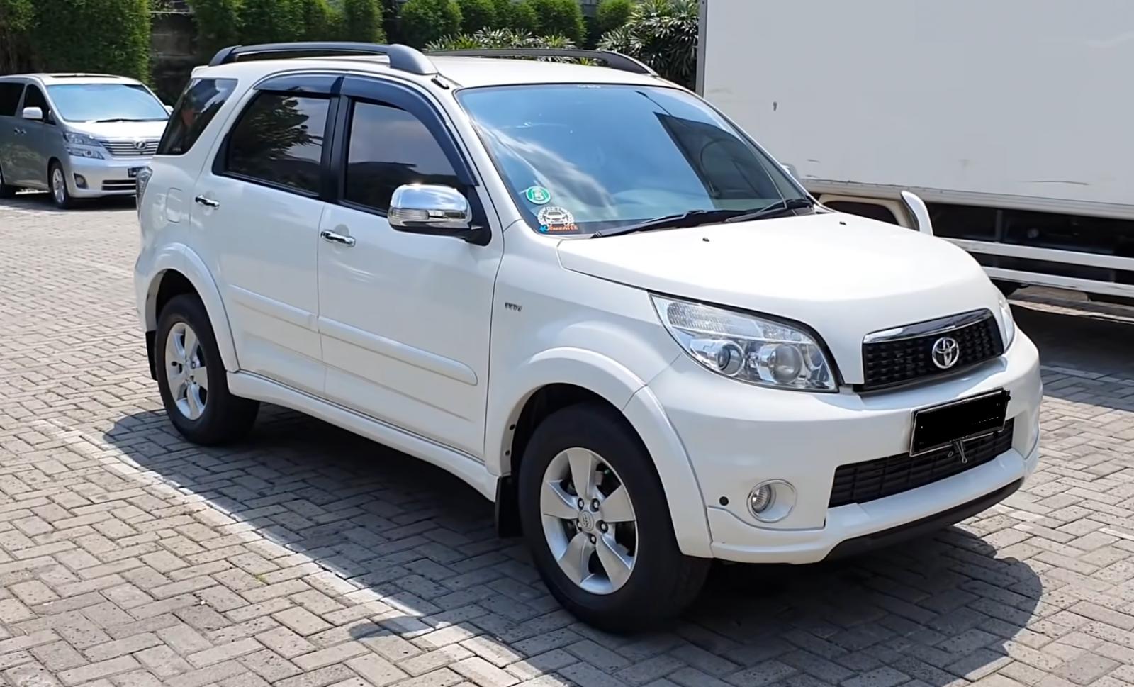 Toyota rush mobil keluarga yang memiliki harga terjankau perawatan mudah