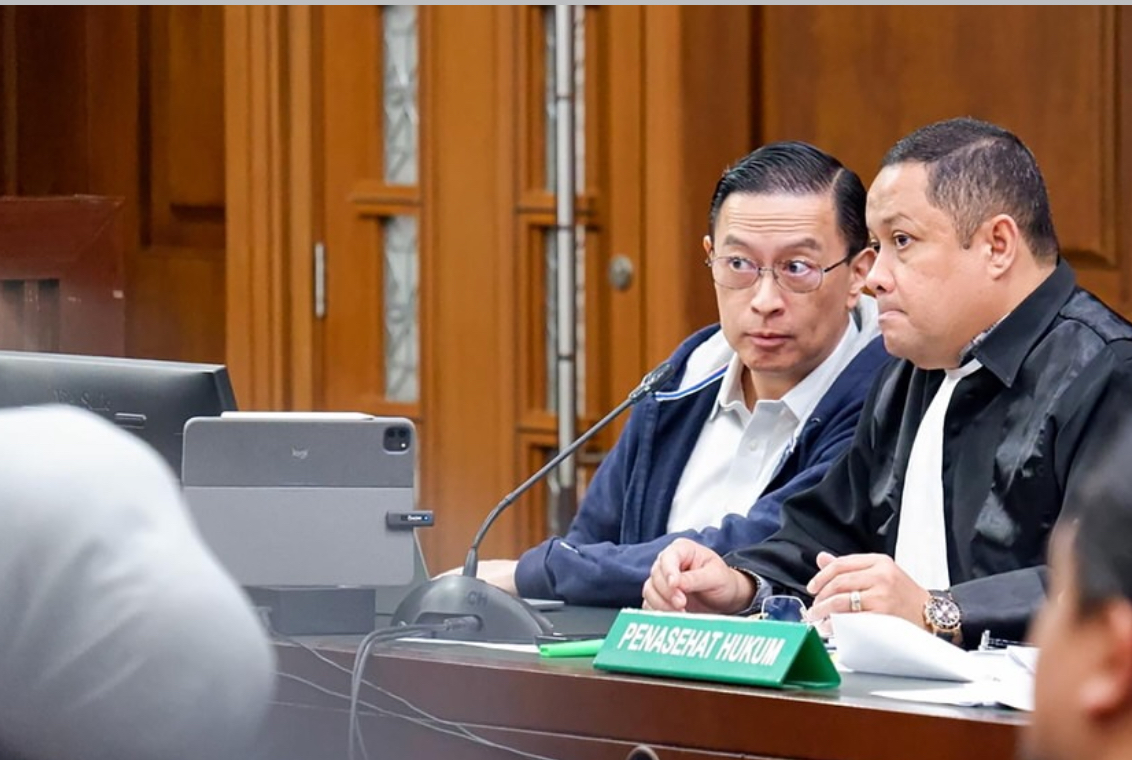 Tom Lembong bersama kuasa hukum saat mengikuti proses sidang terkait keputusan pemberian abolisi.